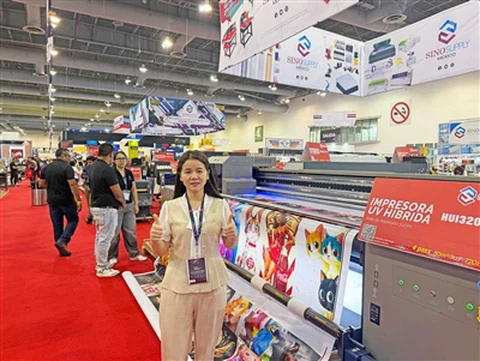 FORTUNE předvádí 3,2metrovou UV hybridní tiskárnu na veletrhu FESPA Mexico 2025